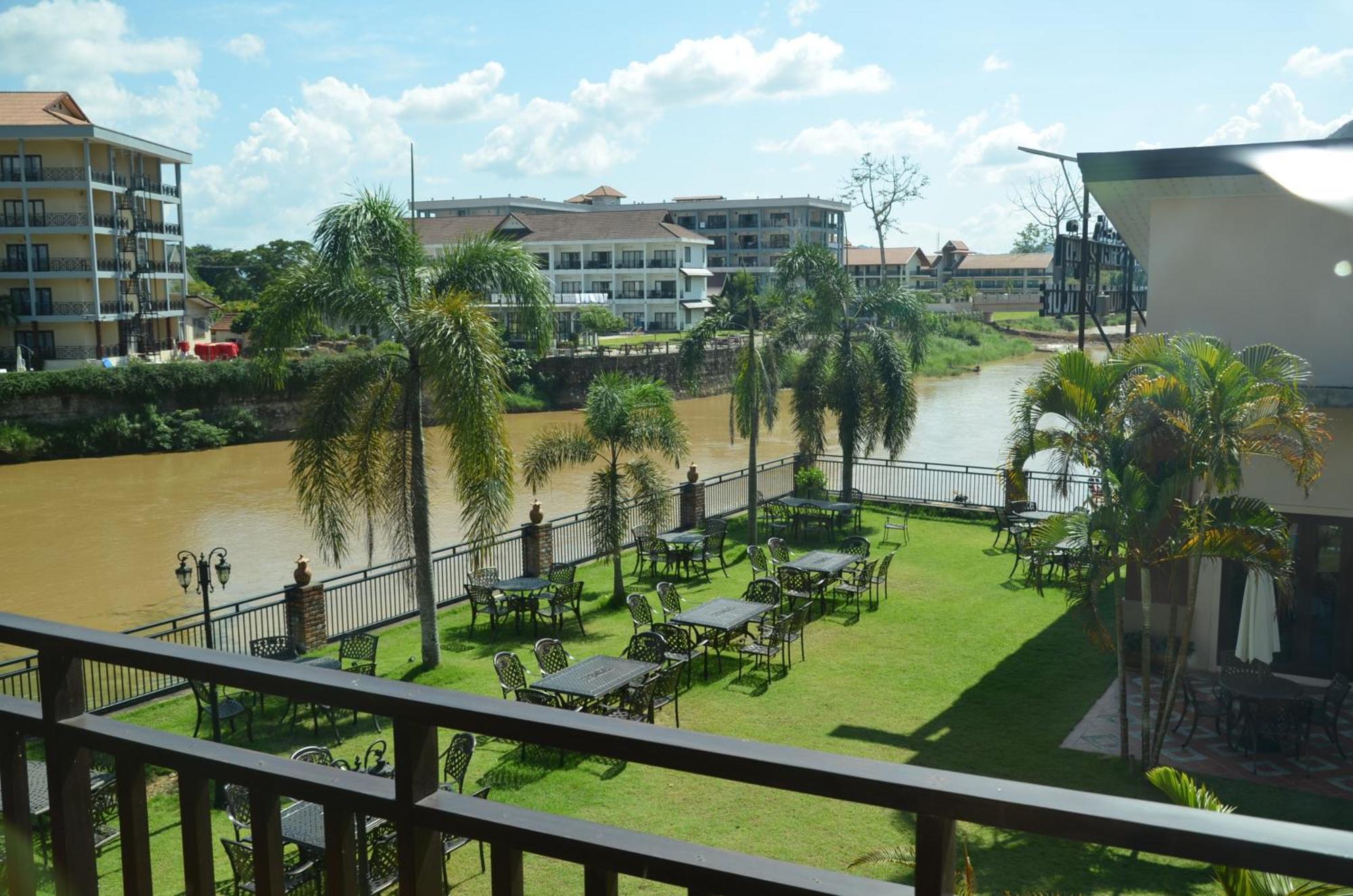 Saksiri Riverside Boutique Hotel Vang Vieng Luaran gambar